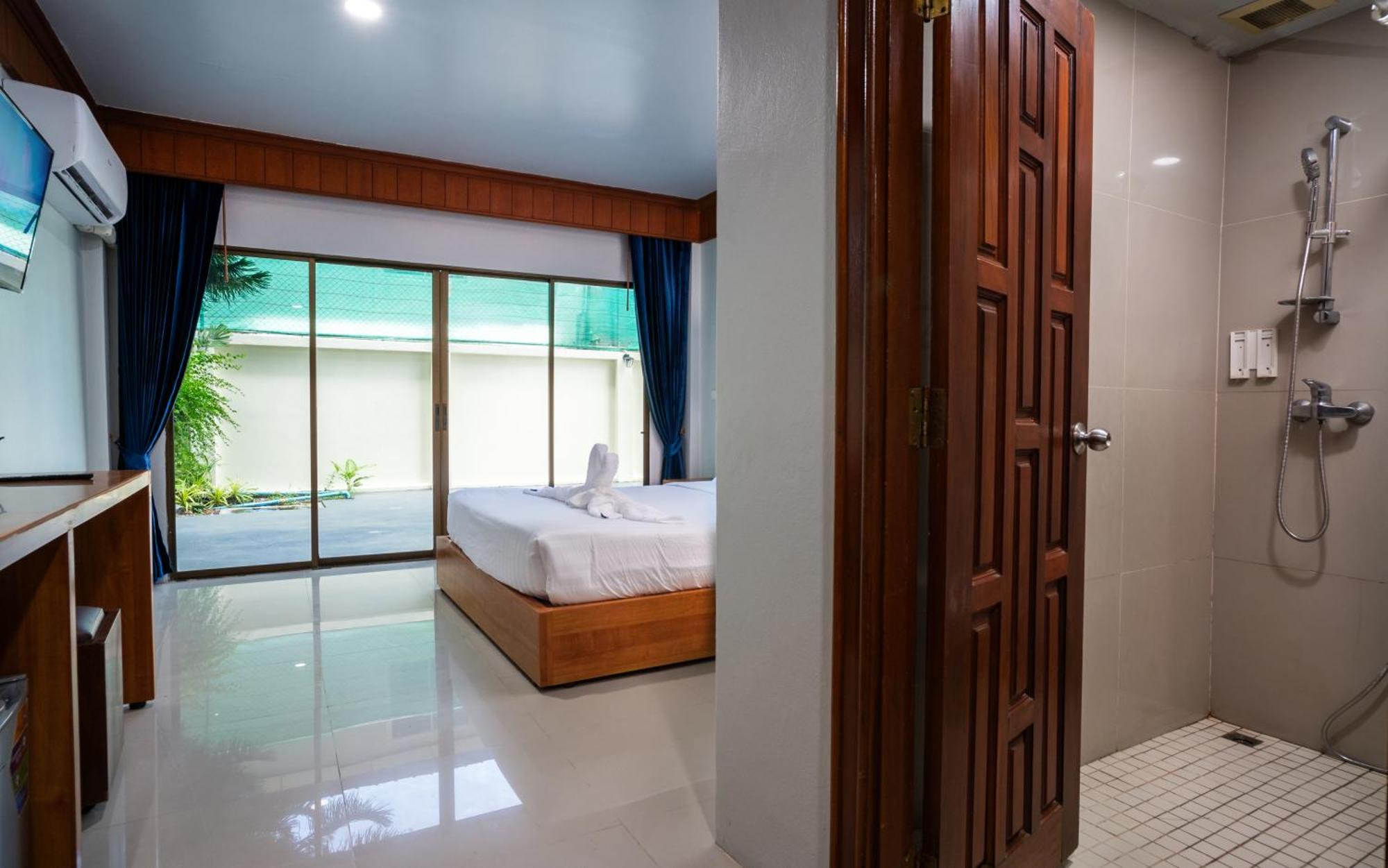 Gp House Phuket Patong Beach Bagian luar foto