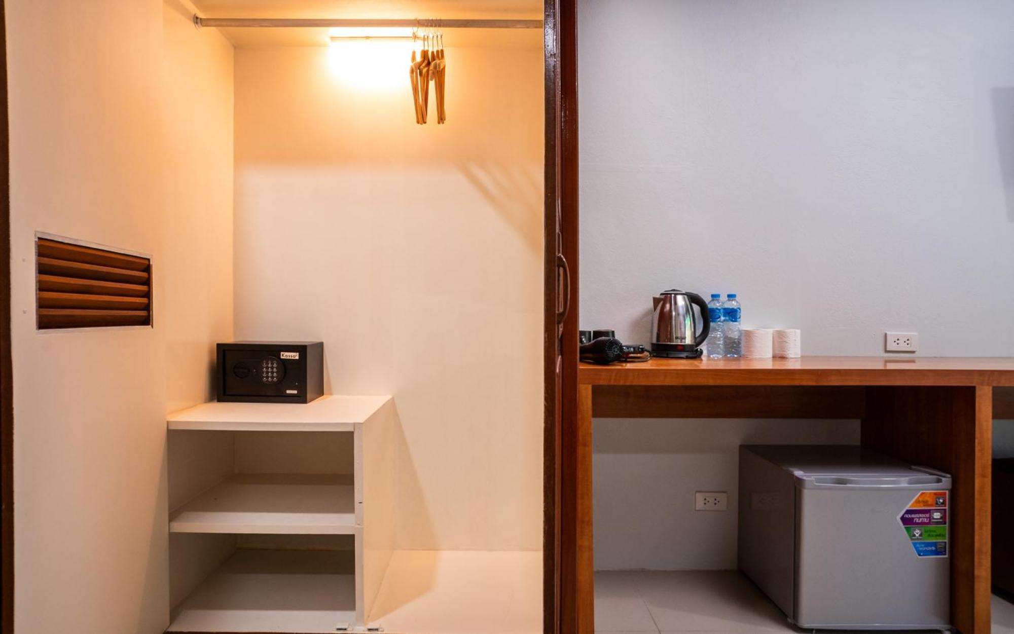 Gp House Phuket Patong Beach Bagian luar foto