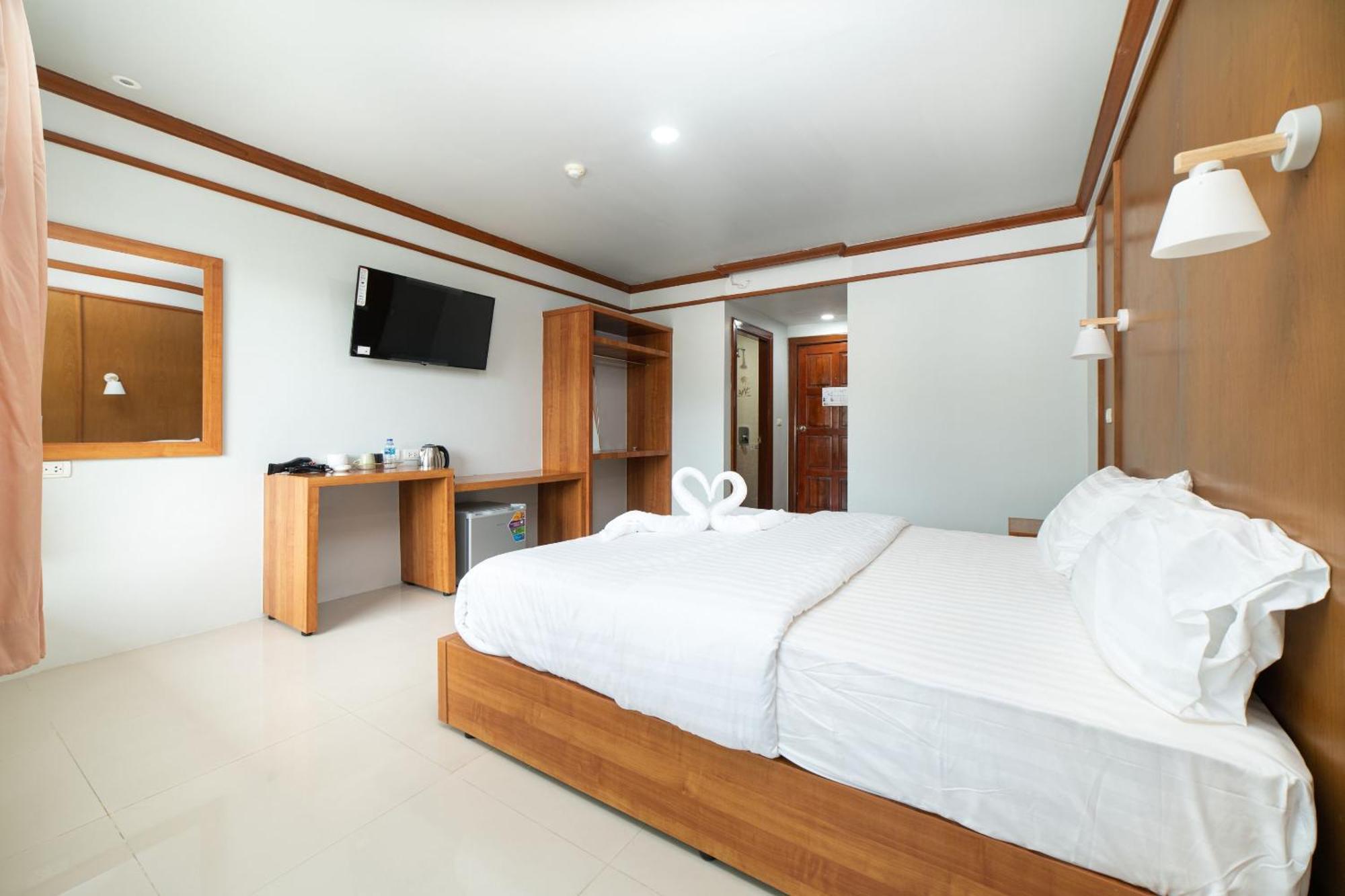 Gp House Phuket Patong Beach Bagian luar foto